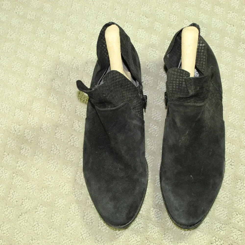 Seychelles Black Ankle Boots Ladies Sz 9 Textured Suede Zip Block Heel - Picture 2 of 6